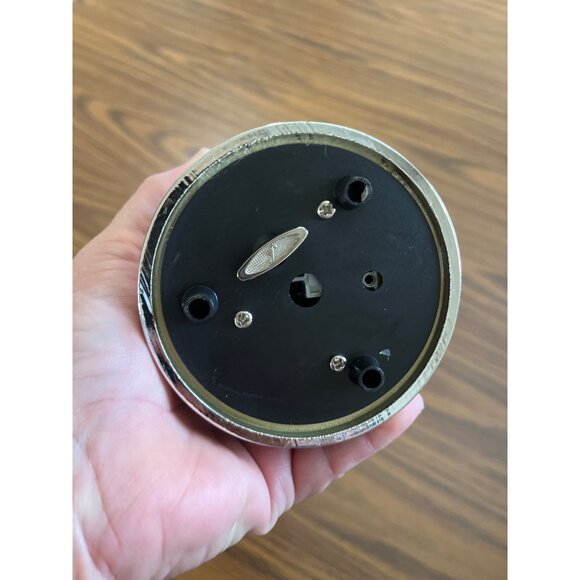 Nativity musical snow globe on silver tone base - Picture 3 of 6